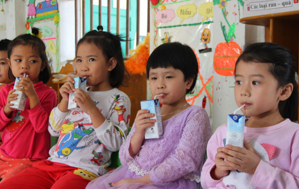 Chờ quy chuẩn sữa học đường Chờ quy chuẩn sữa học đường
