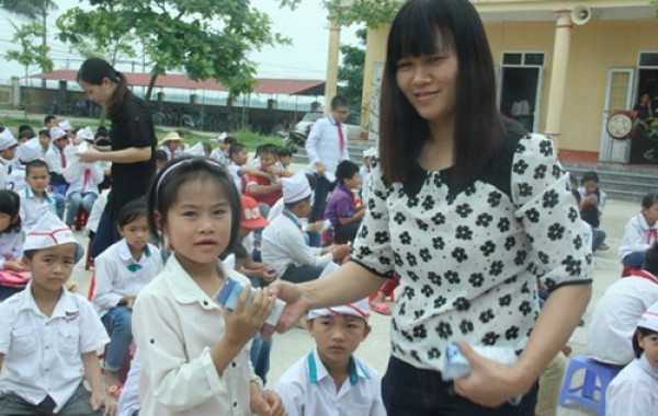 Tặng sữa tươi học đường cho học sinh mầm non, tiểu học Hưng Yên Tặng sữa tươi học đường cho học sinh mầm non, tiểu học Hưng Yên