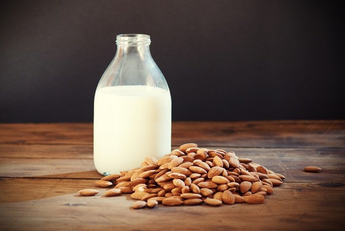 almonds-and-milk